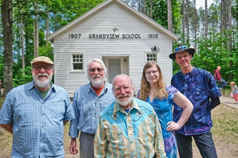 Blue Water Ramblers surface at ArtRat