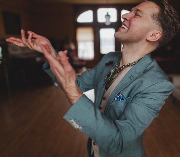 Nic Gareiss dances with Pride at ArtRat