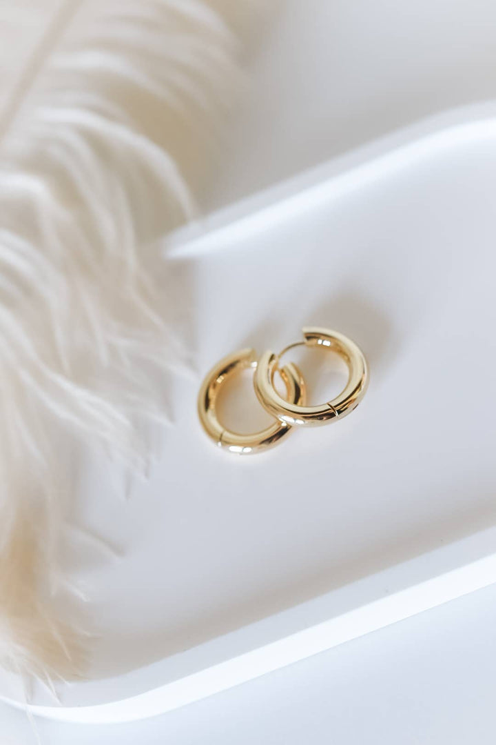 The Indy 18k Gold Plated Hoop Earrings - Hypoallergenic / Bella Rey