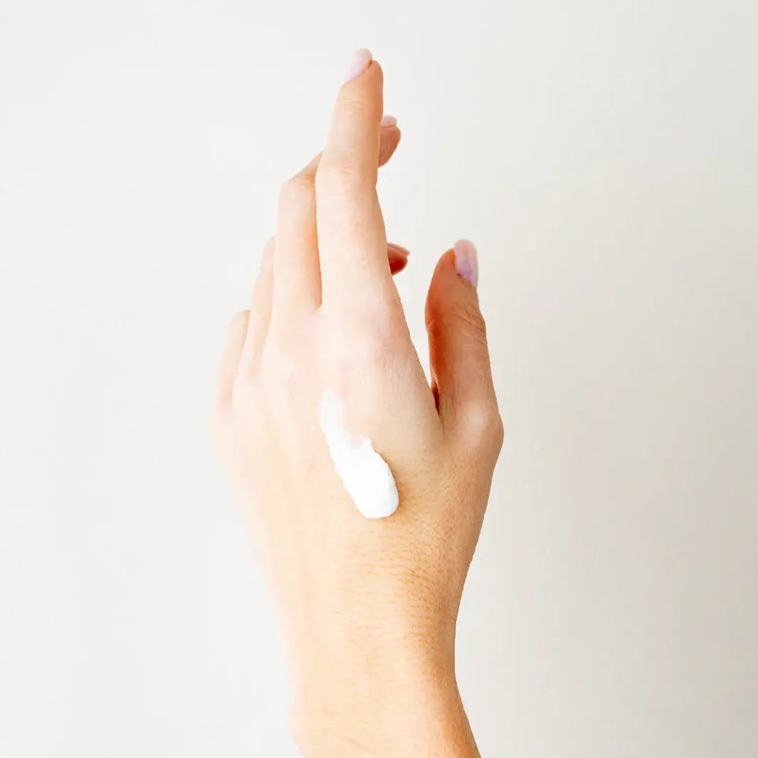 2.6 fl oz  Blooming Iris Hand Cream