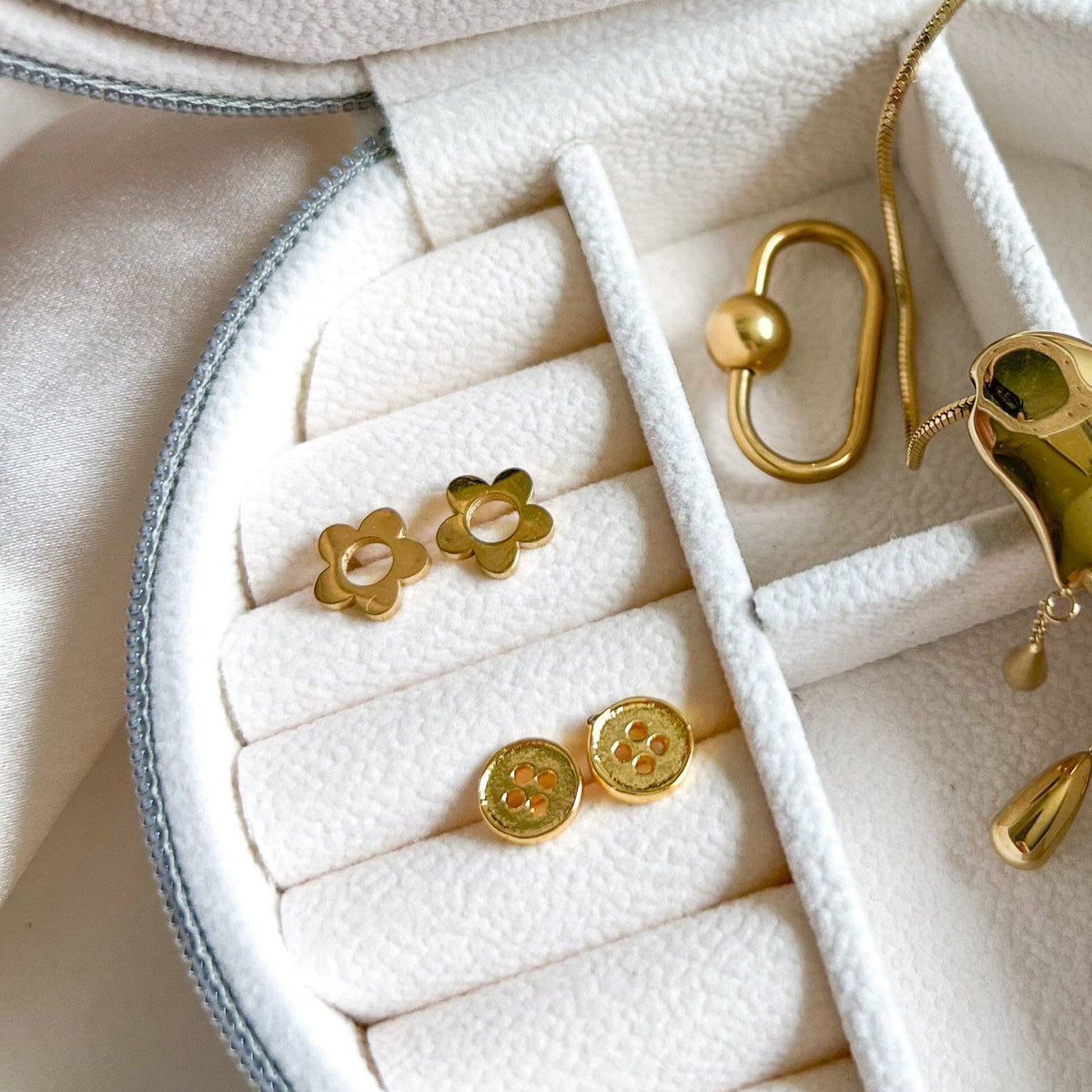 Mini Flower Stud Earrings / Natalie Clare