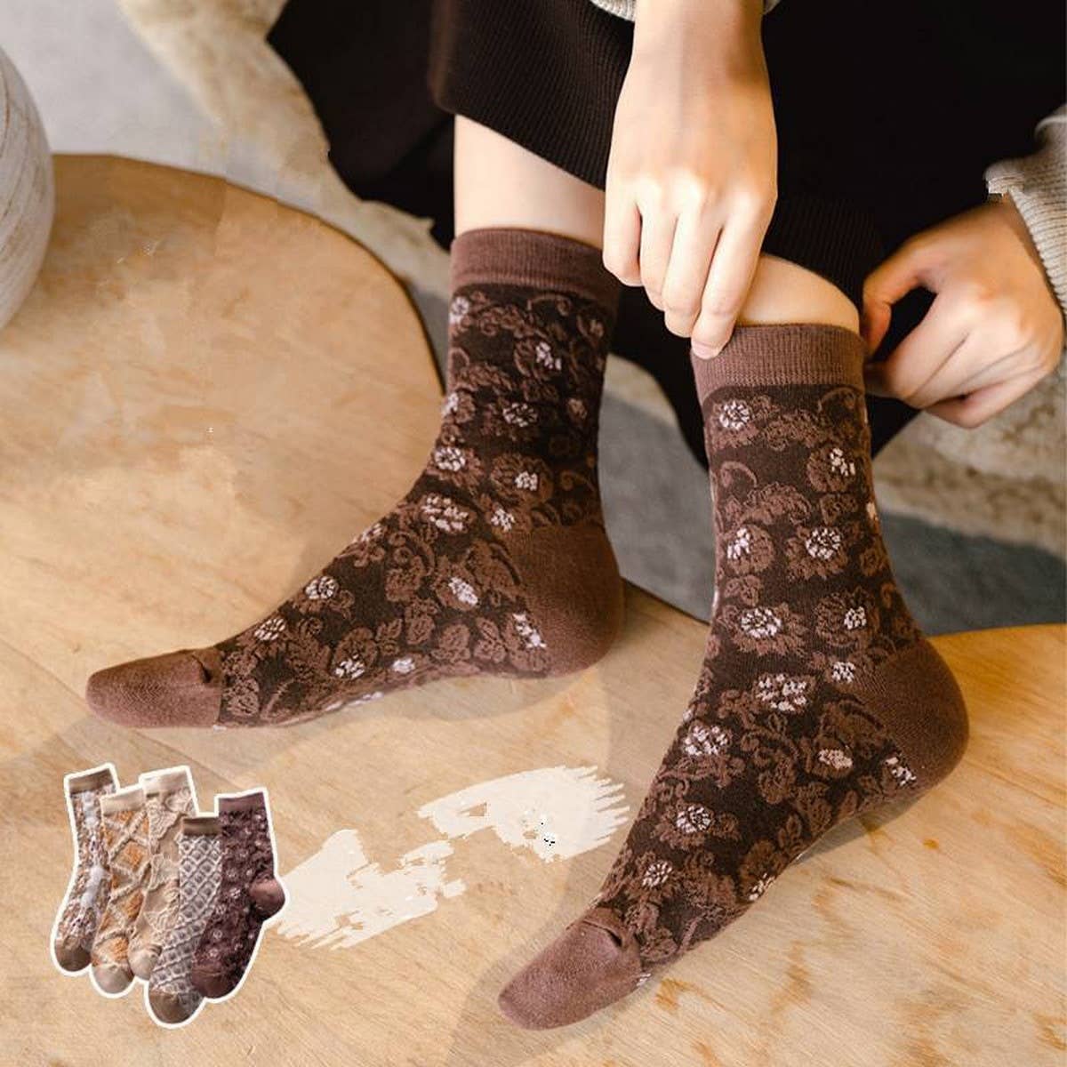 Embroidered Mid Calf Vintage Pattern Socks / AC City