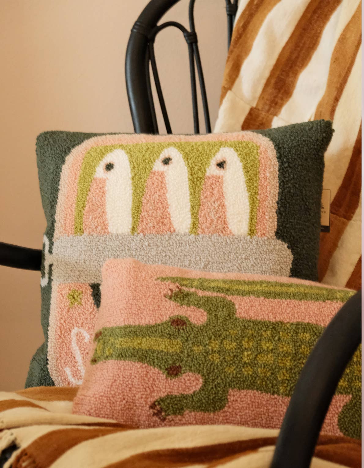 Throw Pillow | Alligator