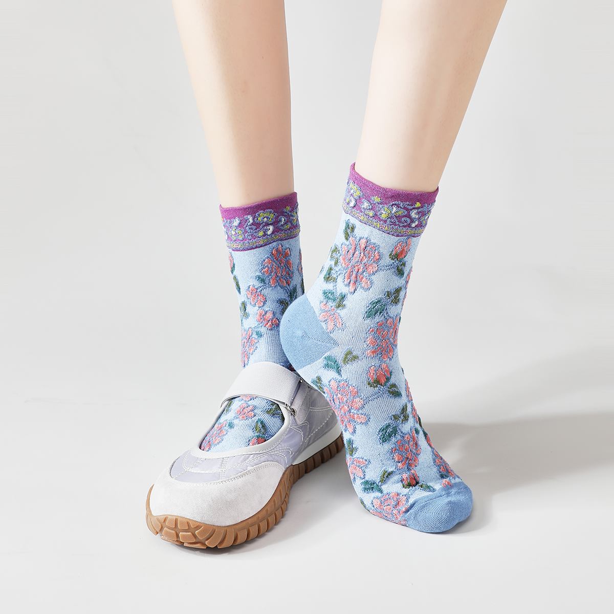 Rufia - Embossed Floral Pattern Women's Socks: Black / One Size